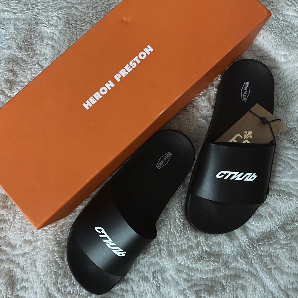 Heron Preston Logo Slides Black/White